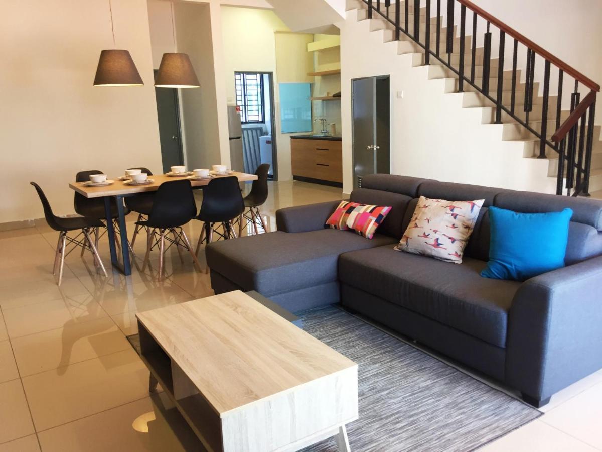 Desaru Cosy Homestay - Near Waterpark, Beach, Rapid -Wifi, Tvbox, Steamboat, Bbq Available Eksteriør billede